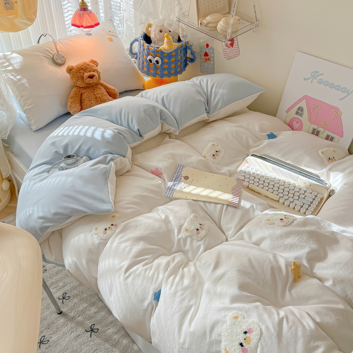 91家纺网 家纺一手货源 找家纺 韩巢家纺 2025新款学生宿舍寝室高低床水洗棉毛巾绣学生季被套床单三件套-幸运熊 幸运熊白蓝