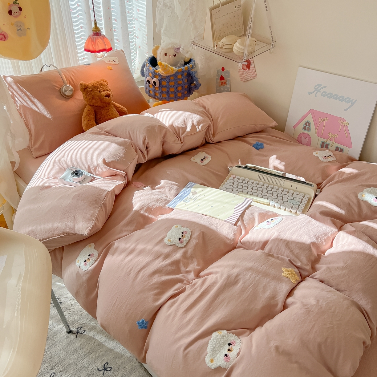 91家纺网 家纺一手货源 找家纺 韩巢家纺 2025新款学生宿舍寝室高低床水洗棉毛巾绣学生季被套床单三件套-幸运熊 幸运熊奶咖