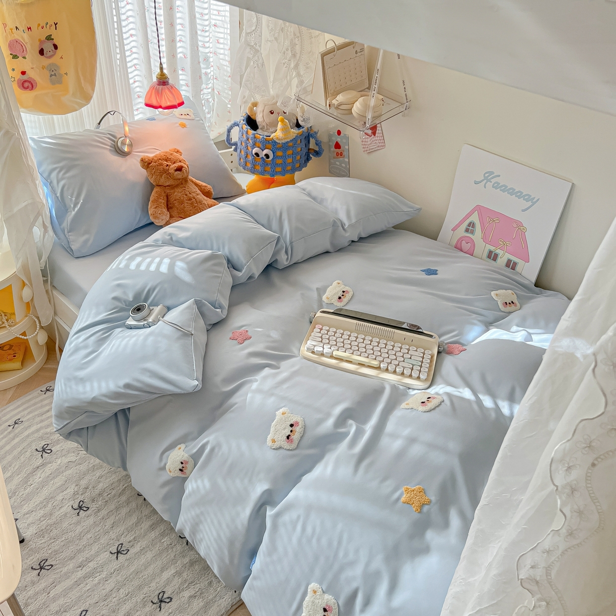 91家纺网 家纺一手货源 找家纺 韩巢家纺 2025新款学生宿舍寝室高低床水洗棉毛巾绣学生季被套床单三件套-幸运熊 幸运熊浅蓝