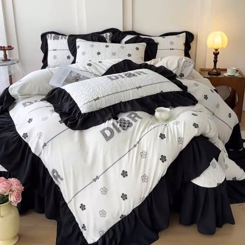 91家纺网 家纺一手货源 找家纺 易辰美 2025新款法式公主风夹棉床盖四件套 煌朝-灰