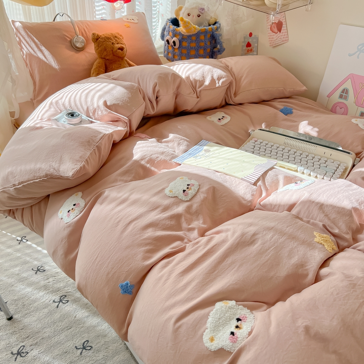91家纺网 家纺一手货源 找家纺 韩巢家纺 2025新款学生宿舍寝室高低床水洗棉毛巾绣学生季被套床单三件套-幸运熊 幸运熊奶咖