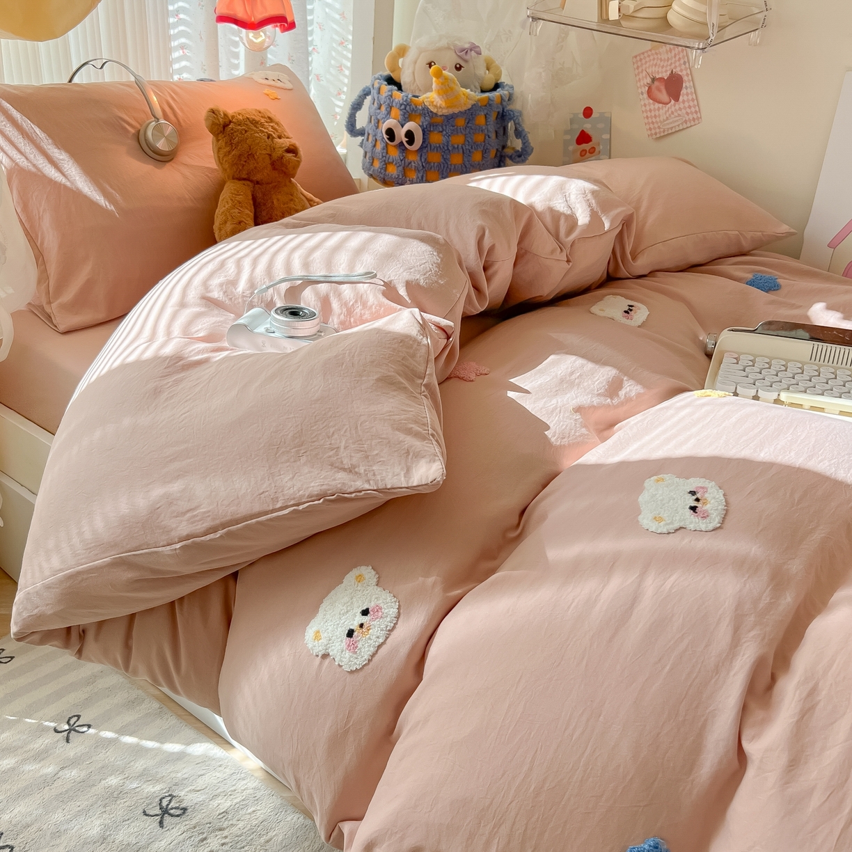 91家纺网 家纺一手货源 找家纺 韩巢家纺 2025新款学生宿舍寝室高低床水洗棉毛巾绣学生季被套床单三件套-幸运熊 幸运熊奶咖