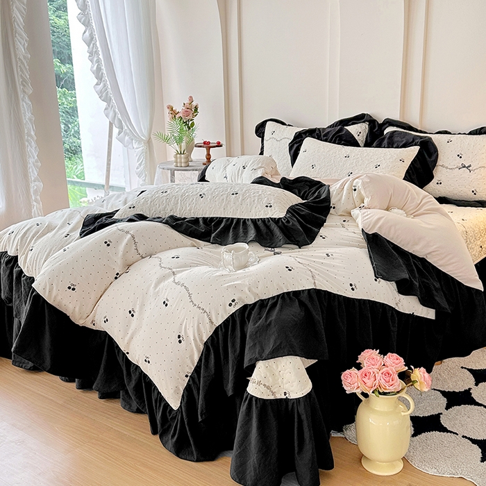 91家纺网 家纺一手货源 找家纺 易辰美 2025新款法式公主风夹棉床盖四件套 黑樱桃