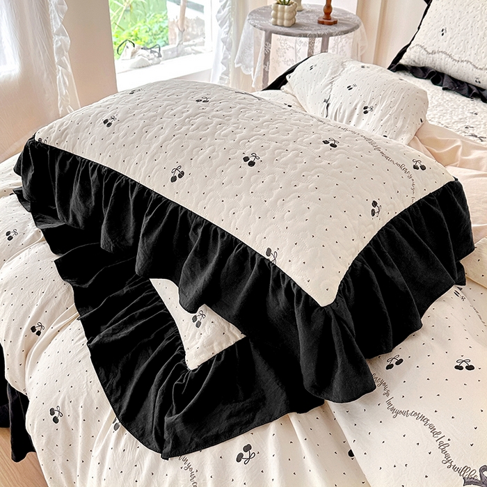 91家纺网 家纺一手货源 找家纺 易辰美 2025新款法式公主风夹棉床盖四件套 黑樱桃