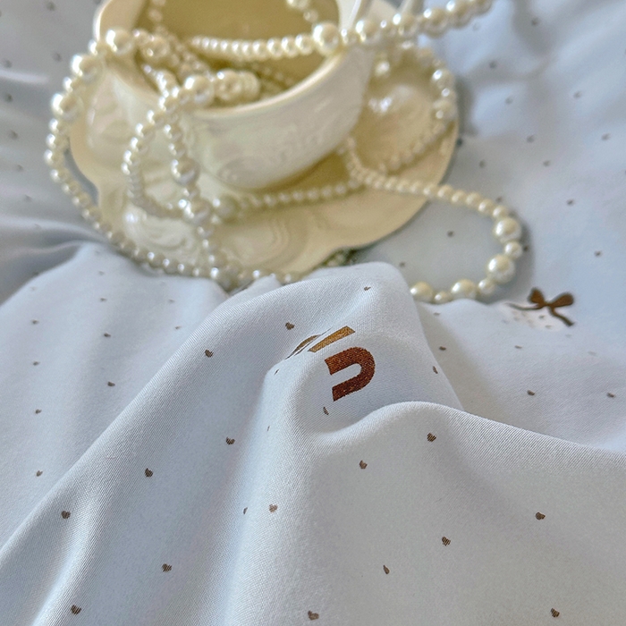 91家纺网 家纺一手货源 找家纺 易辰美 2025新款法式公主风夹棉床盖四件套 草莓啵啵-兰