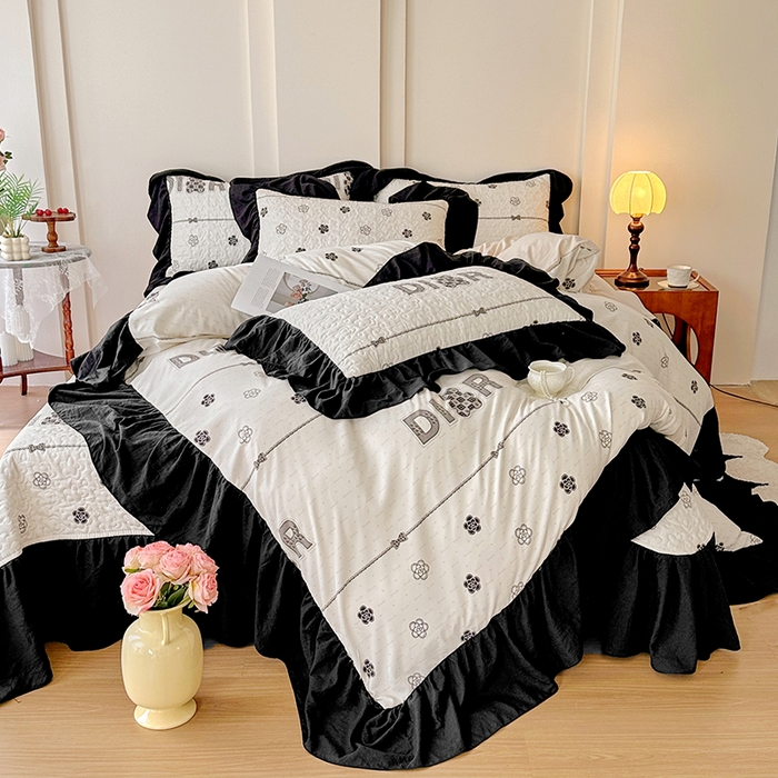 91家纺网 家纺一手货源 找家纺 易辰美 2025新款法式公主风夹棉床盖四件套 煌朝-灰