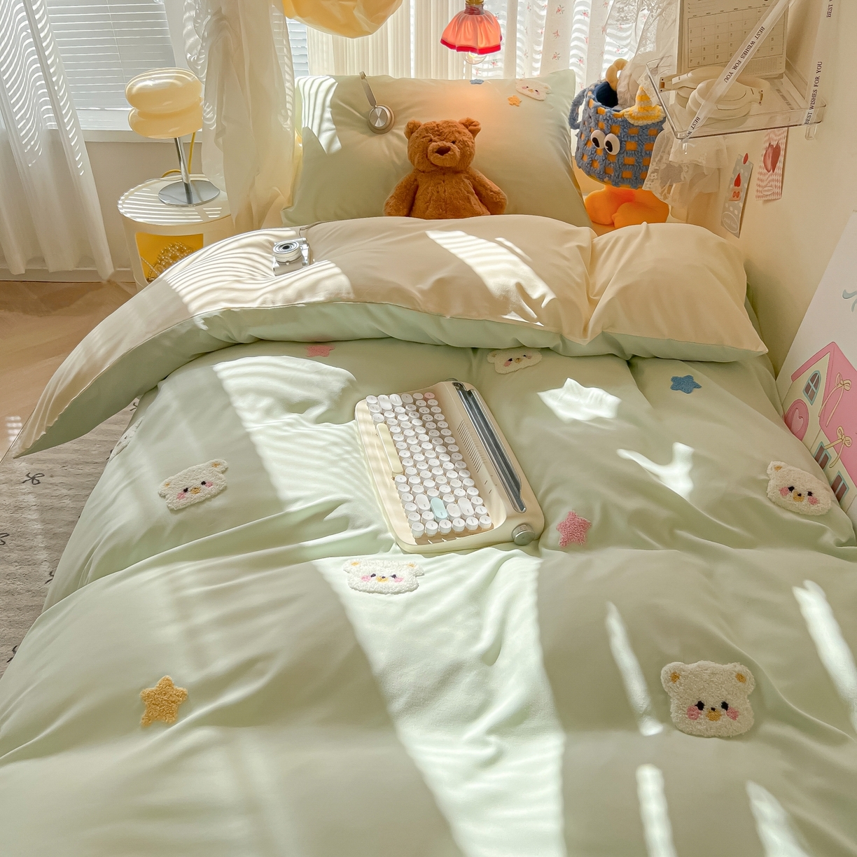 91家纺网 家纺一手货源 找家纺 韩巢家纺 2025新款学生宿舍寝室高低床水洗棉毛巾绣学生季被套床单三件套-幸运熊 幸运熊浅绿黄