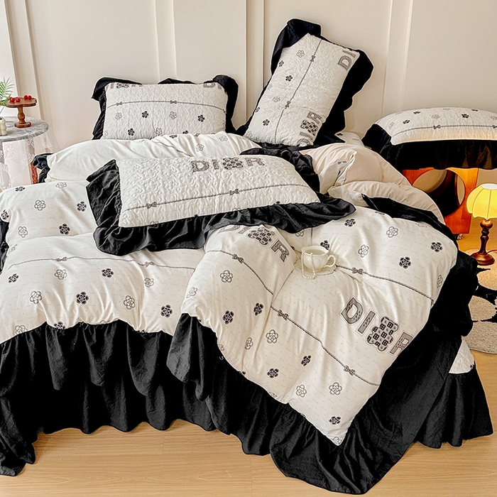 91家纺网 家纺一手货源 找家纺 易辰美 2025新款法式公主风夹棉床盖四件套 煌朝-灰