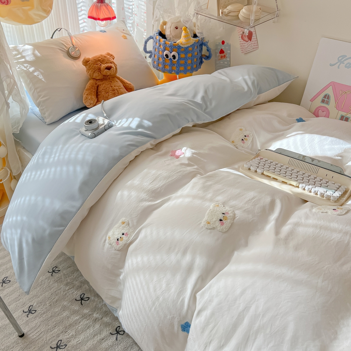 91家纺网 家纺一手货源 找家纺 韩巢家纺 2025新款学生宿舍寝室高低床水洗棉毛巾绣学生季被套床单三件套-幸运熊 幸运熊白蓝