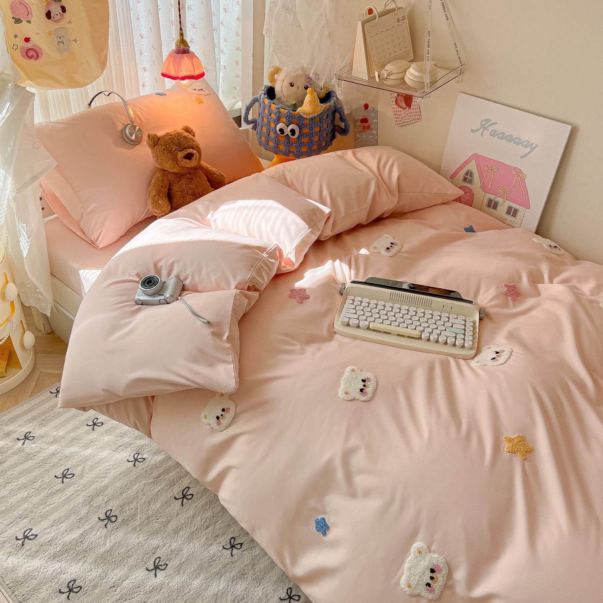 91家纺网 家纺一手货源 找家纺 韩巢家纺 2025新款学生宿舍寝室高低床水洗棉毛巾绣学生季被套床单三件套-幸运熊 幸运熊浅粉