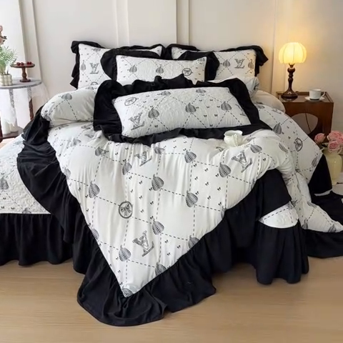 91家纺网 家纺一手货源 找家纺 易辰美 2025新款法式公主风夹棉床盖四件套 榴夏-灰