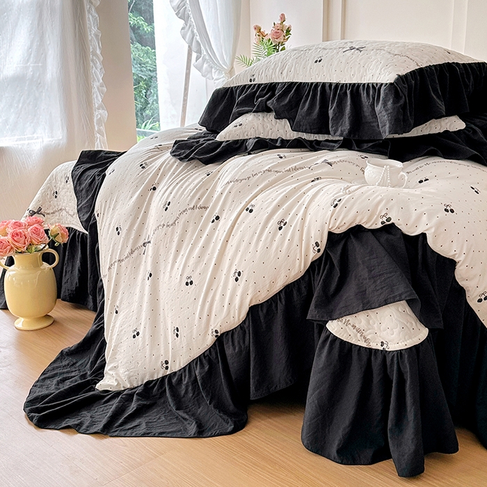 91家纺网 家纺一手货源 找家纺 易辰美 2025新款法式公主风夹棉床盖四件套 黑樱桃