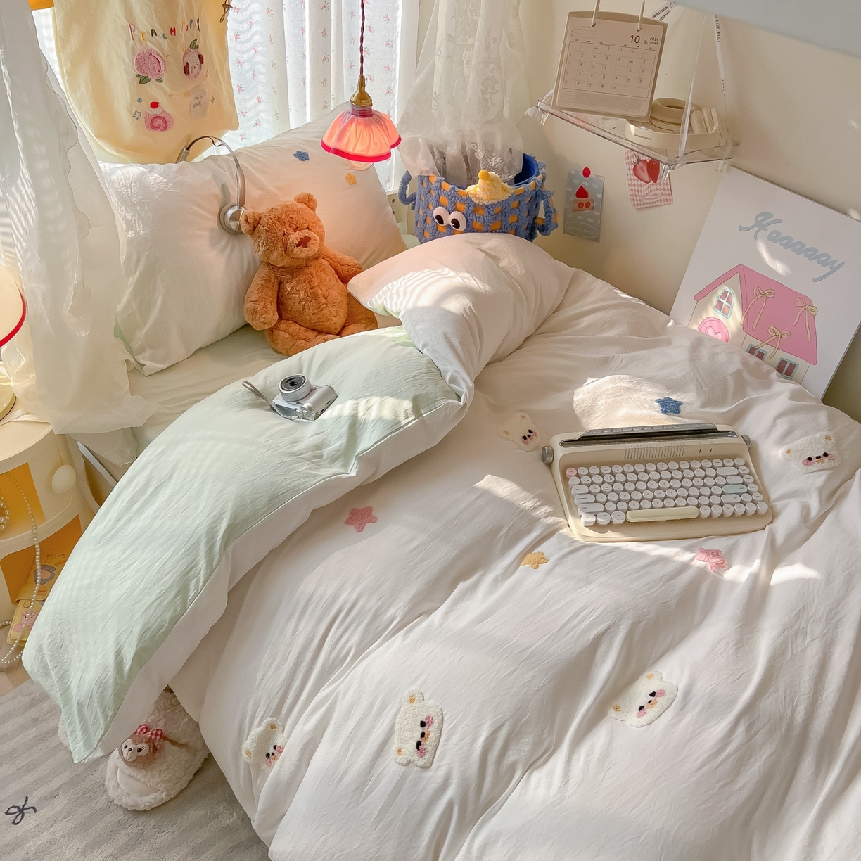 91家纺网 家纺一手货源 找家纺 韩巢家纺 2025新款学生宿舍寝室高低床水洗棉毛巾绣学生季被套床单三件套-幸运熊 幸运熊白绿