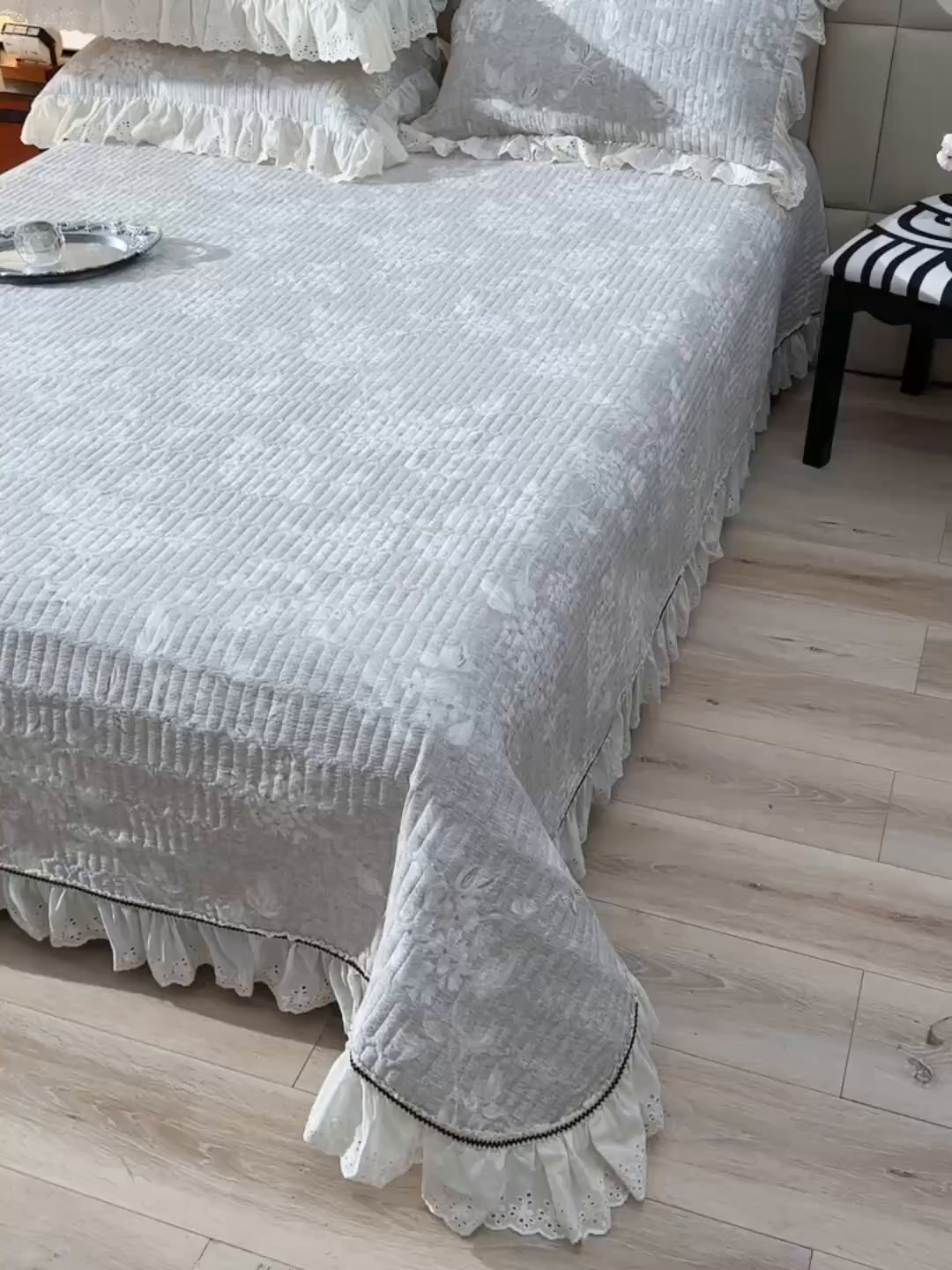 91家纺网 家纺一手货源 找家纺 家之硕家纺 2025秋冬款原麻亚麻皱皱纱复古印花床盖四件套 明媚