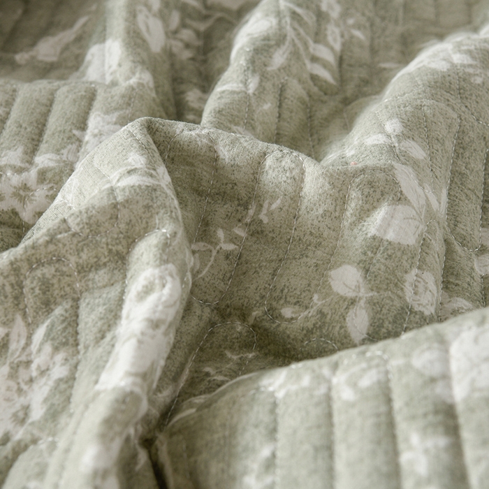 91家纺网 家纺一手货源 找家纺 家之硕家纺 2025秋冬款原麻亚麻皱皱纱复古印花床盖单品 风华绿