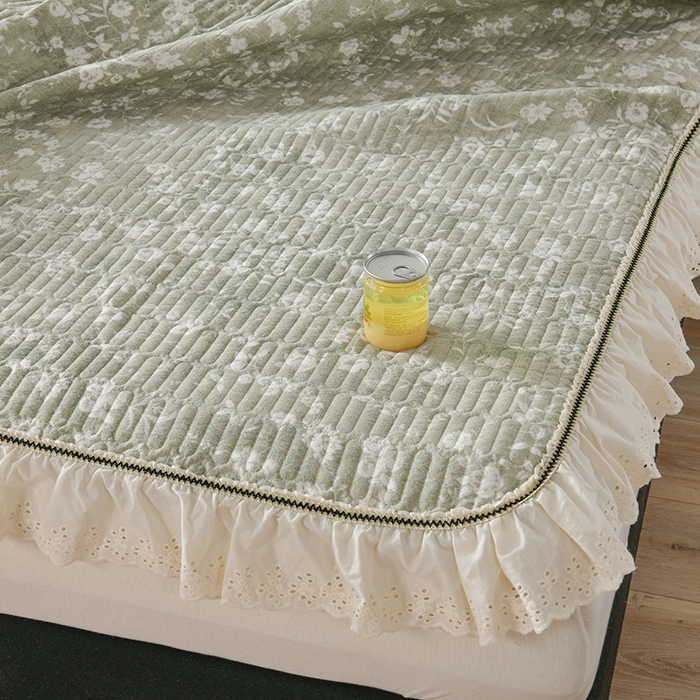 91家纺网 家纺一手货源 找家纺 家之硕家纺 2025秋冬款原麻亚麻皱皱纱复古印花床盖单品 风华绿