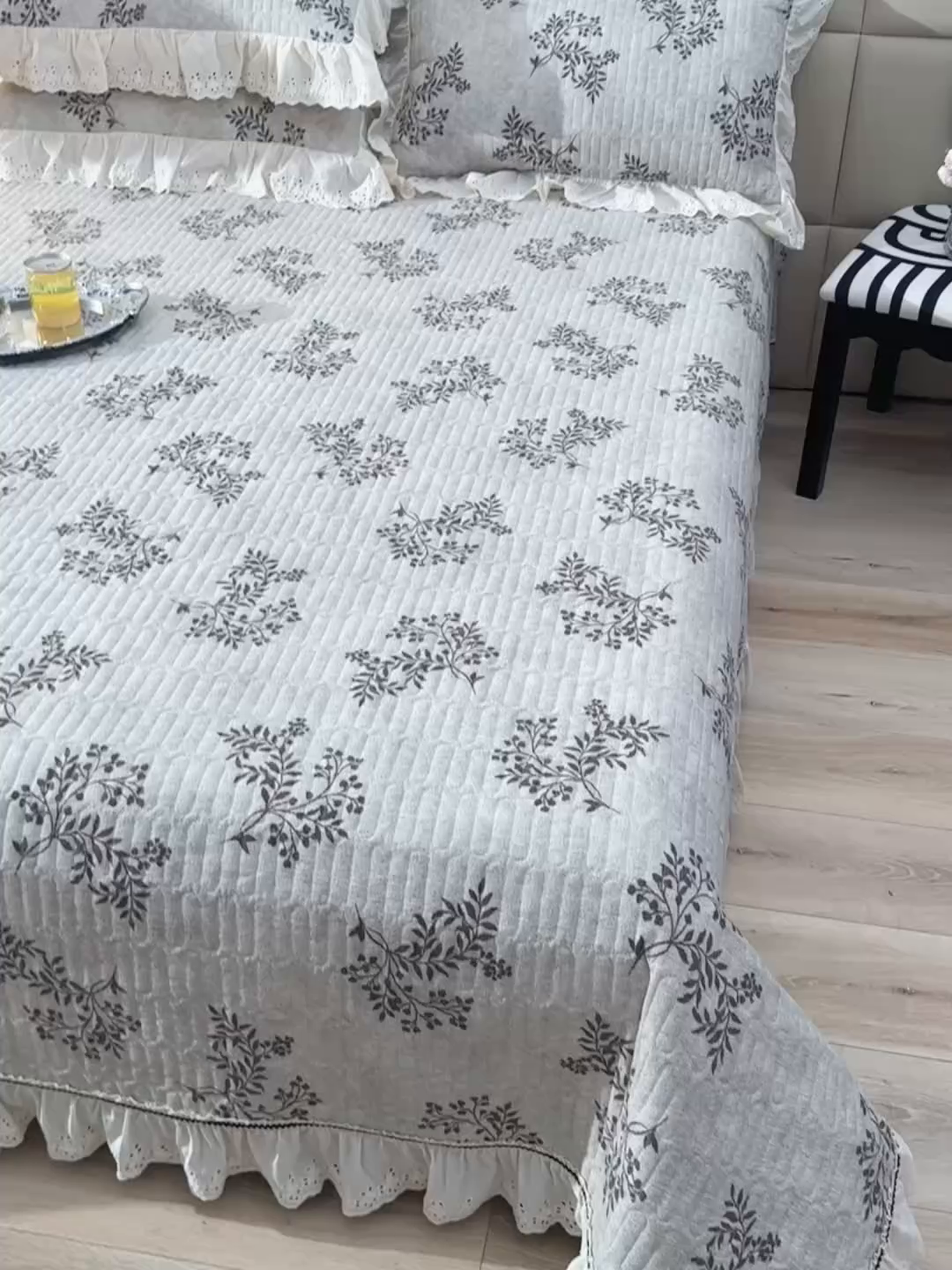 91家纺网 家纺一手货源 找家纺 家之硕家纺 2025秋冬款原麻亚麻皱皱纱复古印花床盖单品 暗香