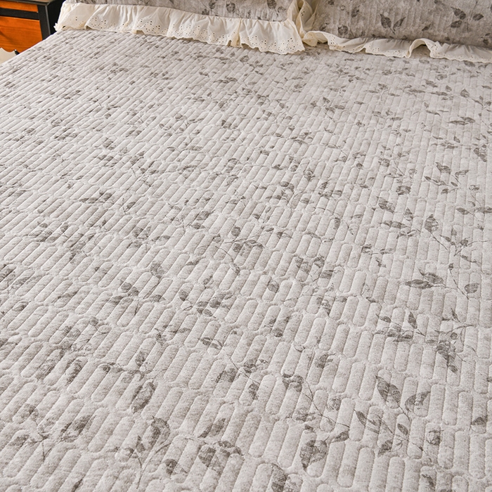 91家纺网 家纺一手货源 找家纺 家之硕家纺 2025秋冬款原麻亚麻皱皱纱复古印花床盖单品 茶香