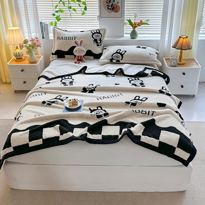 91家纺网 家纺一手货源 找家纺 芸锦豪 2025新款黑白阳离子舒棉绒云锦绒复合多功能毛毯 小拉布