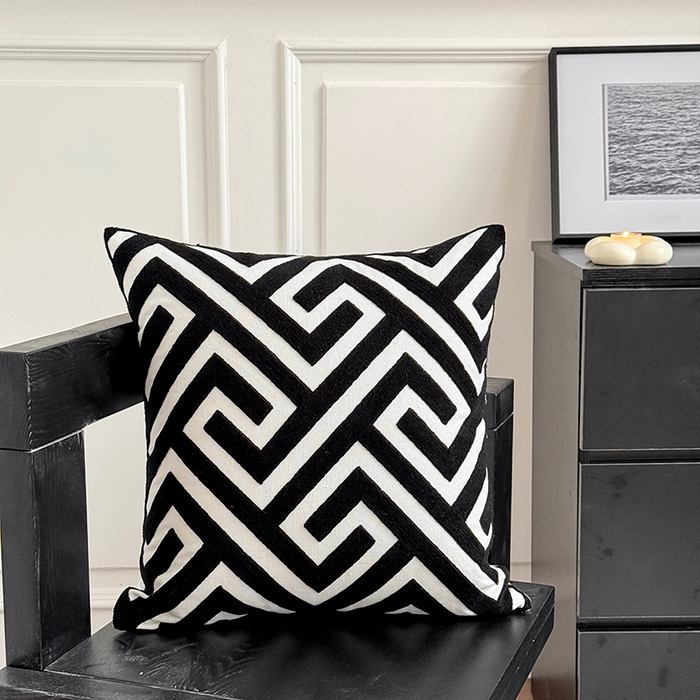 91家纺网 家纺一手货源 找家纺 （总）诺可 2025新款全棉黑白简约系毛巾绣抱枕枕头枕芯