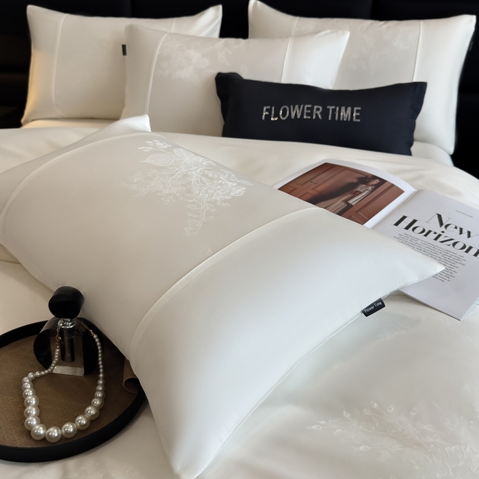 91家纺网 家纺一手货源 找家纺 花时间 2025秋冬新款简约贡缎提花四件套 繁悦系列 繁悦-皓月白