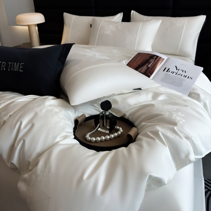 91家纺网 家纺一手货源 找家纺 花时间 2025秋冬新款简约贡缎提花四件套 繁悦系列 繁悦-皓月白