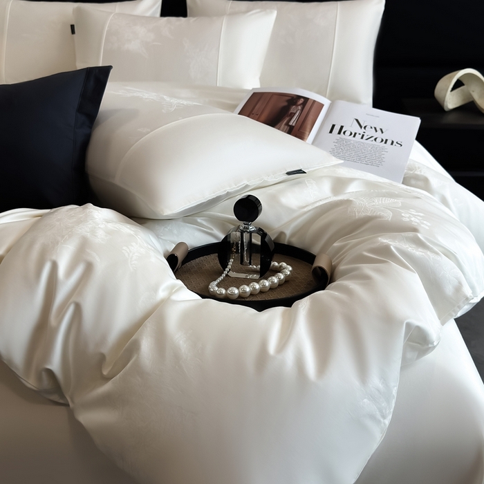 91家纺网 家纺一手货源 找家纺 花时间 2025秋冬新款简约贡缎提花四件套 繁悦系列 繁悦-皓月白