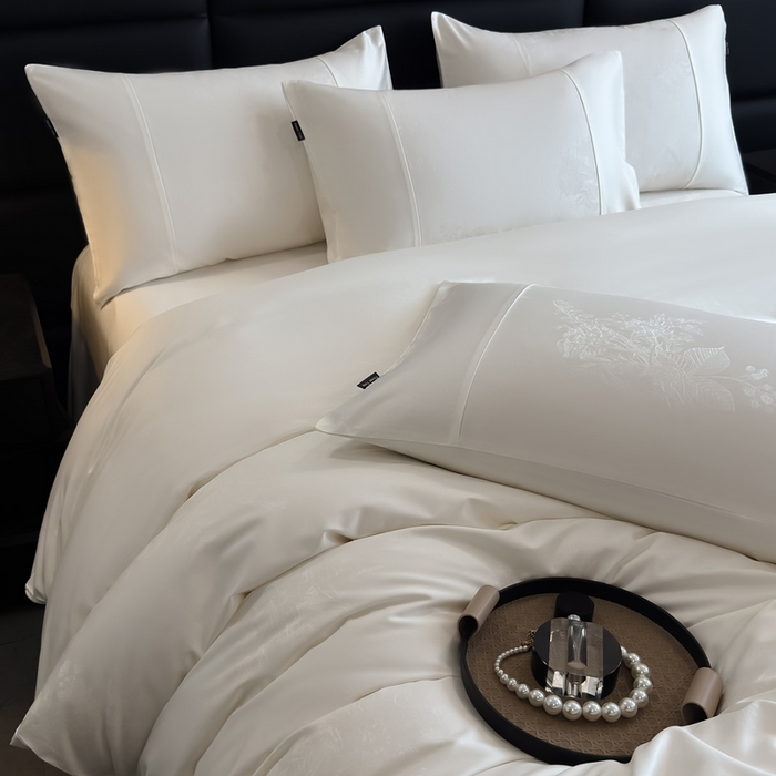 91家纺网 家纺一手货源 找家纺 花时间 2025秋冬新款简约贡缎提花四件套 繁悦系列 繁悦-皓月白