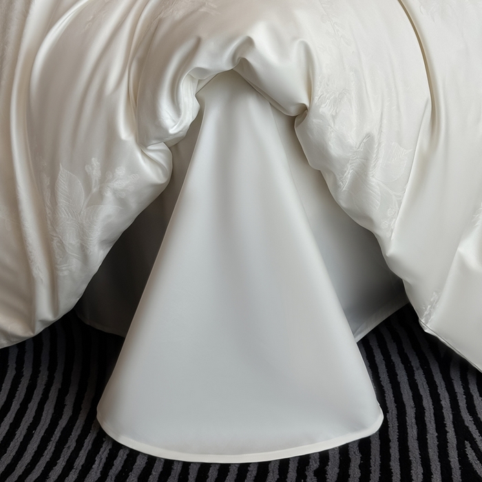 91家纺网 家纺一手货源 找家纺 花时间 2025秋冬新款简约贡缎提花四件套 繁悦系列 繁悦-皓月白