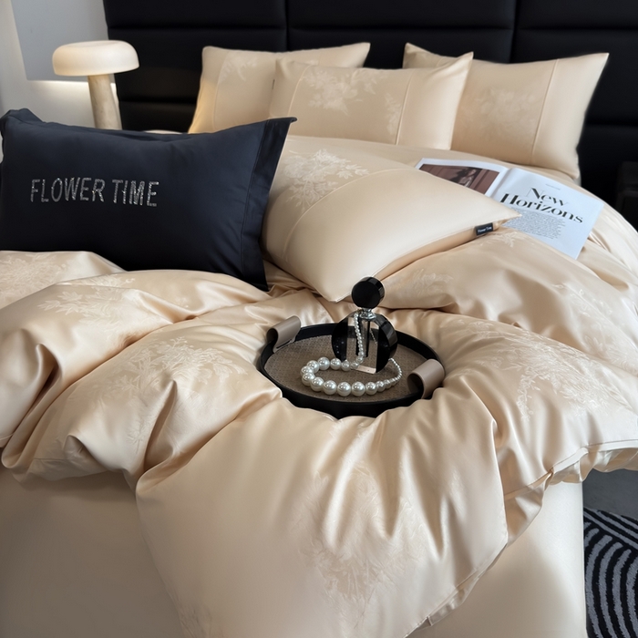 91家纺网 家纺一手货源 找家纺 花时间 2025秋冬新款简约贡缎提花四件套 繁悦系列 繁悦-奶霜色