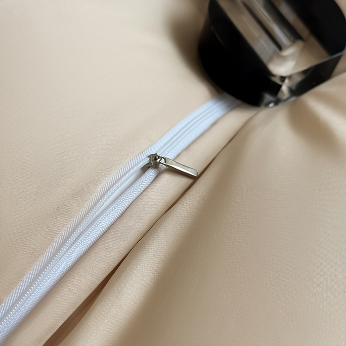 91家纺网 家纺一手货源 找家纺 花时间 2025秋冬新款简约贡缎提花四件套 繁悦系列 繁悦-奶霜色