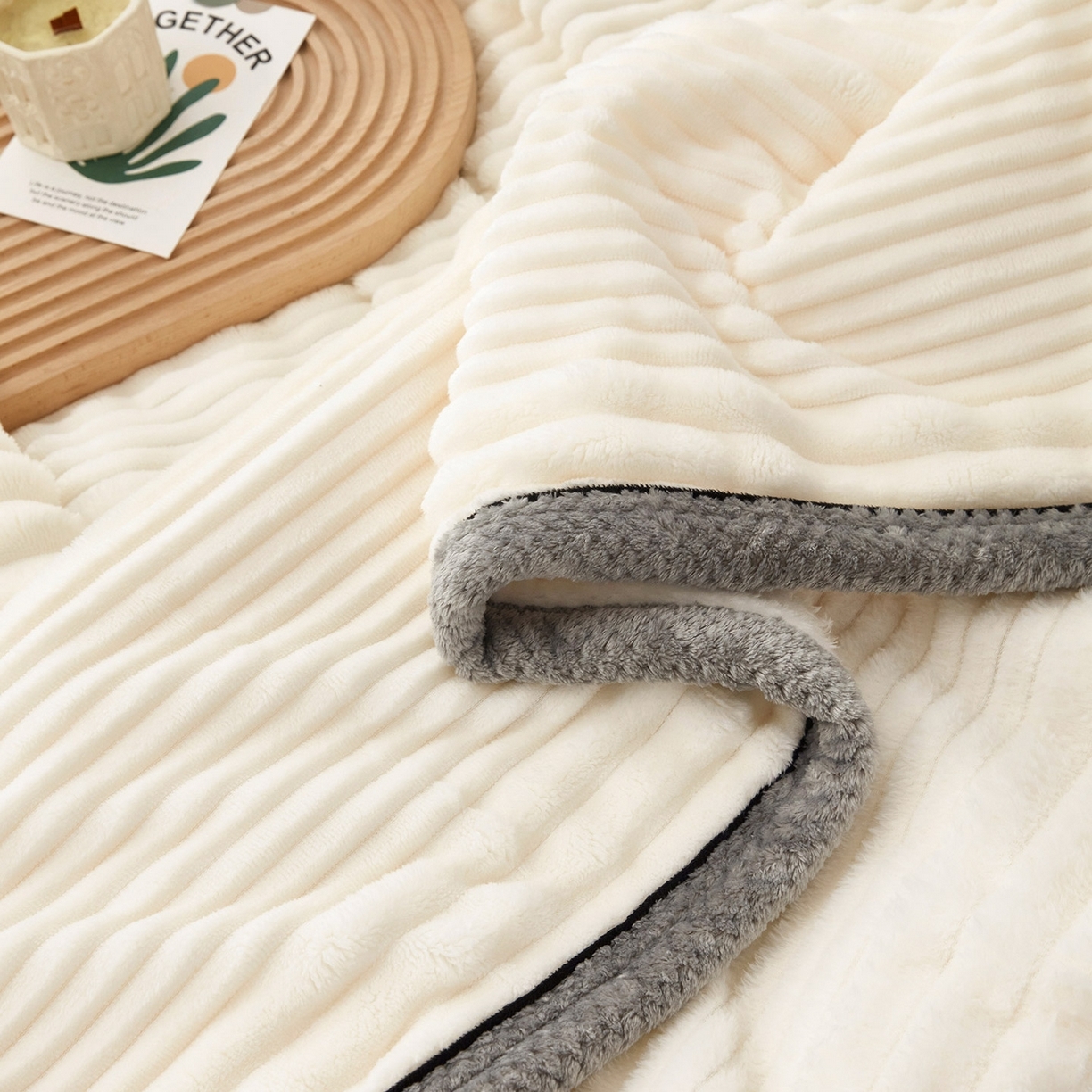 91家纺网 家纺一手货源 找家纺 （总）肖恩毯业2025新款子母条兔毛绒毛毯盖毯休闲毯绒毯毯子跨境专供可打卷外贸出口可定制尺寸