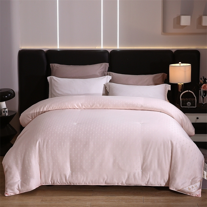 91家纺网 家纺一手货源 找家纺 （总）恒鑫家纺 2025新款提花蚕丝被