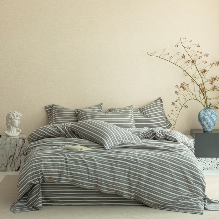 91家纺网 家纺一手货源 找家纺 库里梦家纺 2025新款皱皱纱亚麻纽扣式四件套 条纹-灰