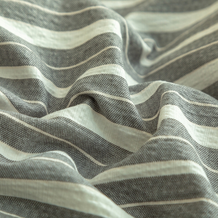91家纺网 家纺一手货源 找家纺 库里梦家纺 2025新款皱皱纱亚麻纽扣式四件套 条纹-灰