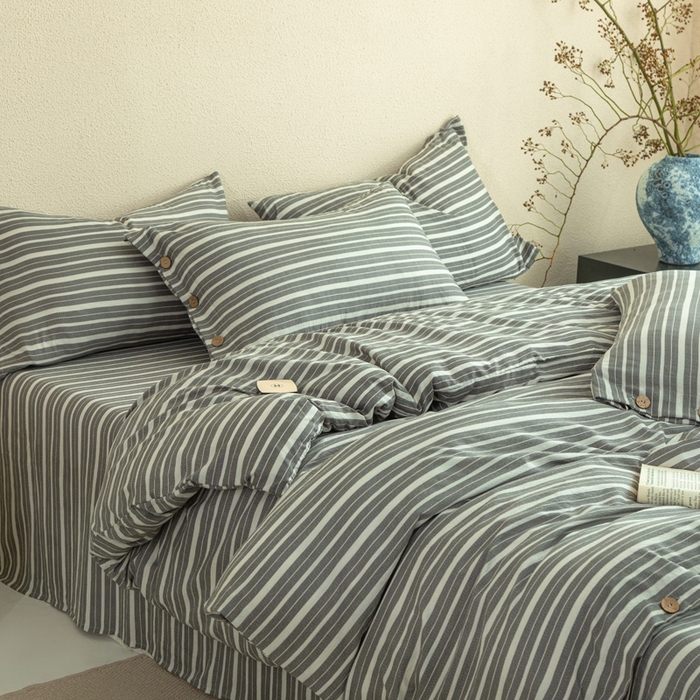 91家纺网 家纺一手货源 找家纺 库里梦家纺 2025新款皱皱纱亚麻纽扣式四件套 条纹-灰