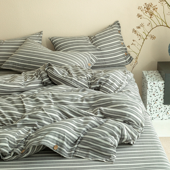 91家纺网 家纺一手货源 找家纺 库里梦家纺 2025新款皱皱纱亚麻纽扣式四件套 条纹-灰