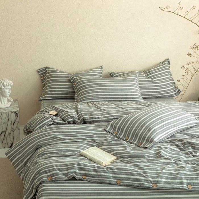 91家纺网 家纺一手货源 找家纺 库里梦家纺 2025新款皱皱纱亚麻纽扣式四件套 条纹-灰