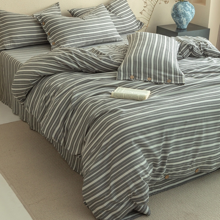 91家纺网 家纺一手货源 找家纺 库里梦家纺 2025新款皱皱纱亚麻纽扣式四件套 条纹-灰