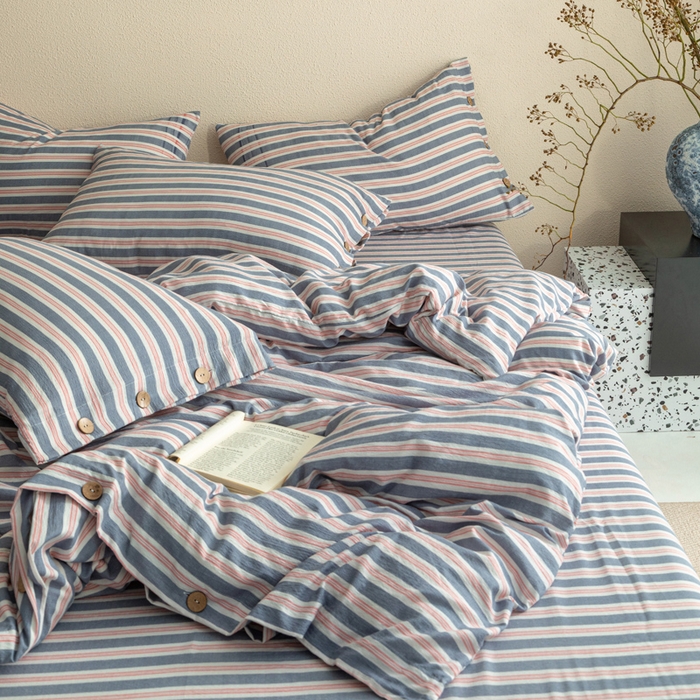 91家纺网 家纺一手货源 找家纺 库里梦家纺 2025新款皱皱纱亚麻纽扣式四件套 条纹-蓝粉