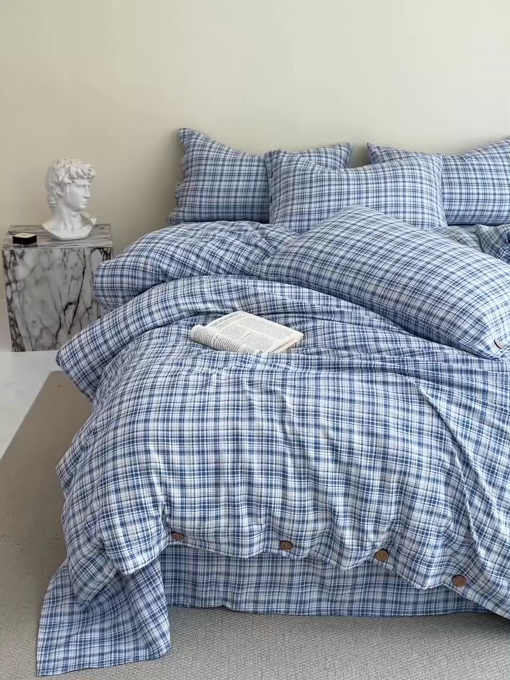 91家纺网 家纺一手货源 找家纺 库里梦家纺 2025新款皱皱纱亚麻纽扣式四件套 小格-蓝