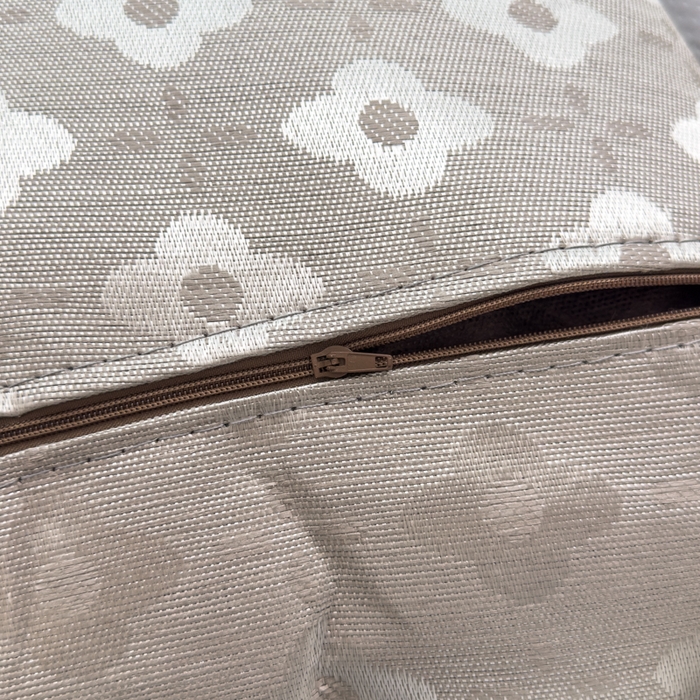 91家纺网 家纺一手货源 找家纺 诺可 2025新款夏凉茶叶枕凉感凉豆豆枕头枕芯 爱心方格-灰