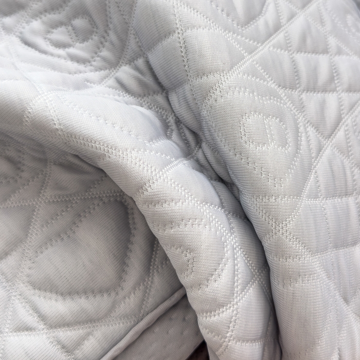 91家纺网 家纺一手货源 找家纺 诺可 2025新款夏凉茶叶枕凉感凉豆豆枕头枕芯 爱心方格-灰