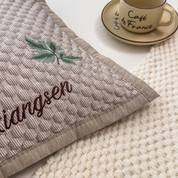 91家纺网 家纺一手货源 找家纺 诺可 2025新款夏凉茶叶枕凉感凉豆豆枕头枕芯 枫叶-灰