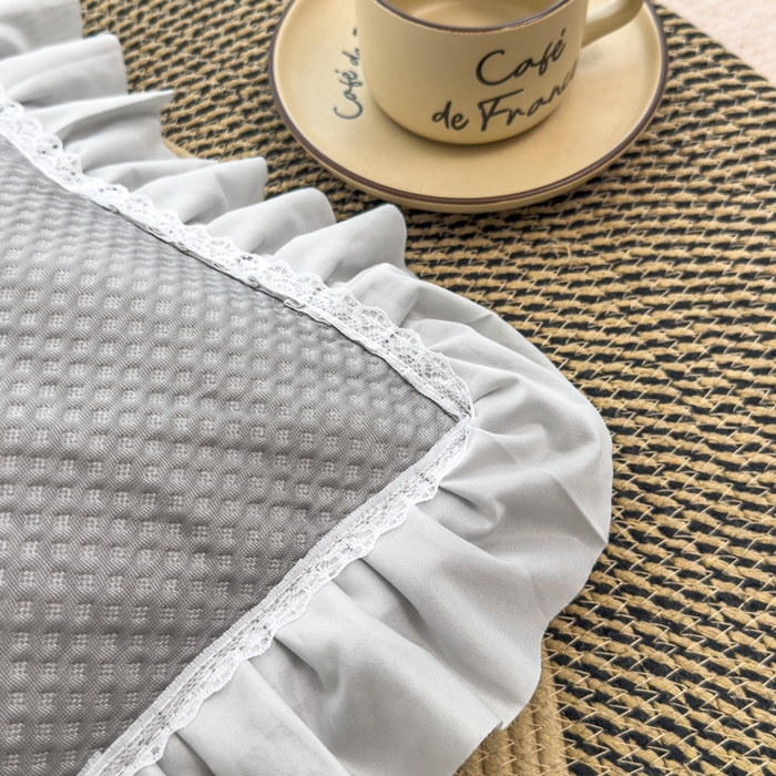 91家纺网 家纺一手货源 找家纺 诺可 2025新款夏凉茶叶枕凉感凉豆豆枕头枕芯 花边灰