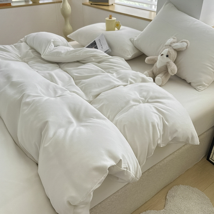91家纺网 家纺一手货源 找家纺 优纤家纺 2025新款简约亲肤四件套床单床笠学生三件套-纯色混搭系列 奶昔白