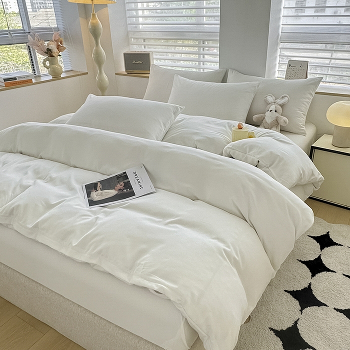 91家纺网 家纺一手货源 找家纺 优纤家纺 2025新款简约亲肤四件套床单床笠学生三件套-纯色混搭系列 奶昔白
