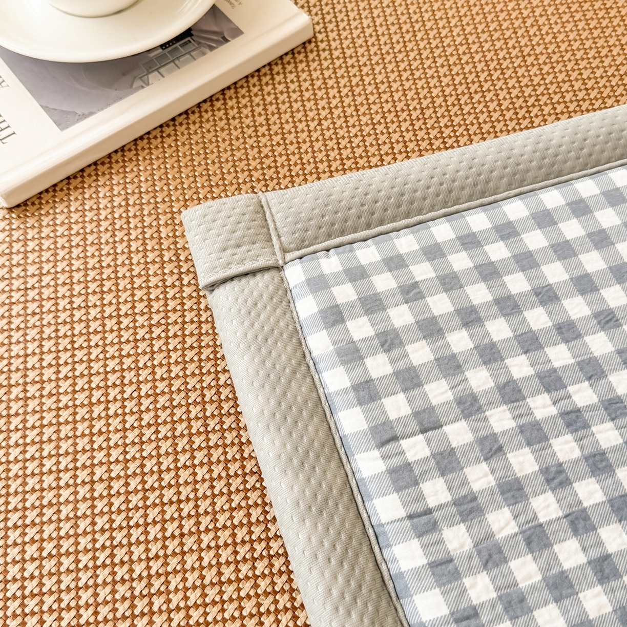 91家纺网 家纺一手货源 找家纺 （总）卡罗兰 2025新款提花冰藤按摩床褥双面四季通用学生床垫