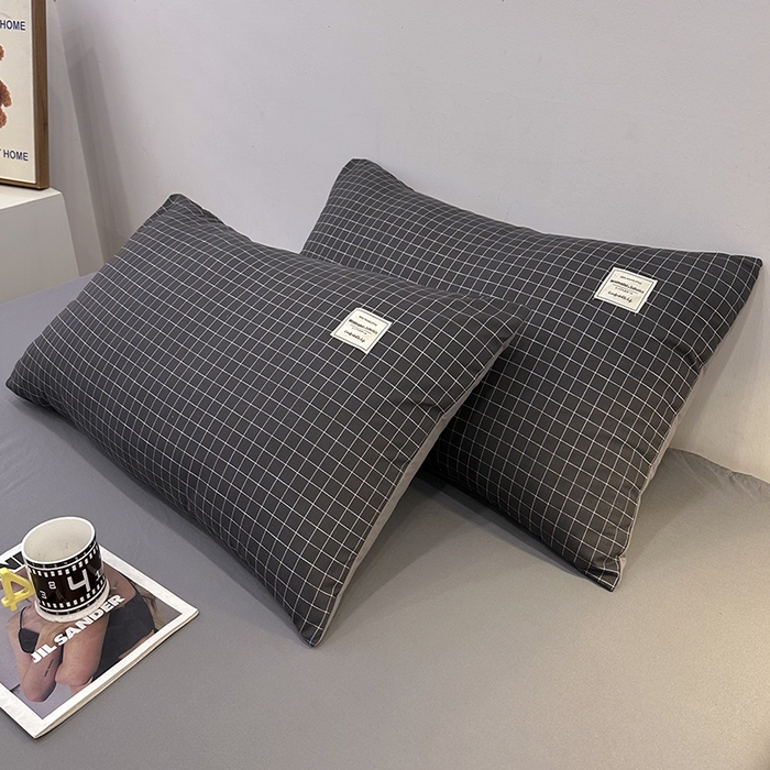 91家纺网 家纺一手货源 找家纺 优纤家纺 2025新款简约亲肤四件套床单床笠学生三件套-格子条纹系列 灰小格