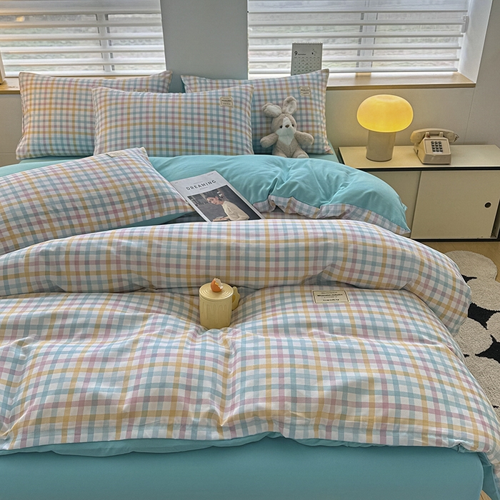 91家纺网 家纺一手货源 找家纺 优纤家纺 2025新款简约亲肤四件套床单床笠学生三件套-格子条纹系列 冰淇凌格
